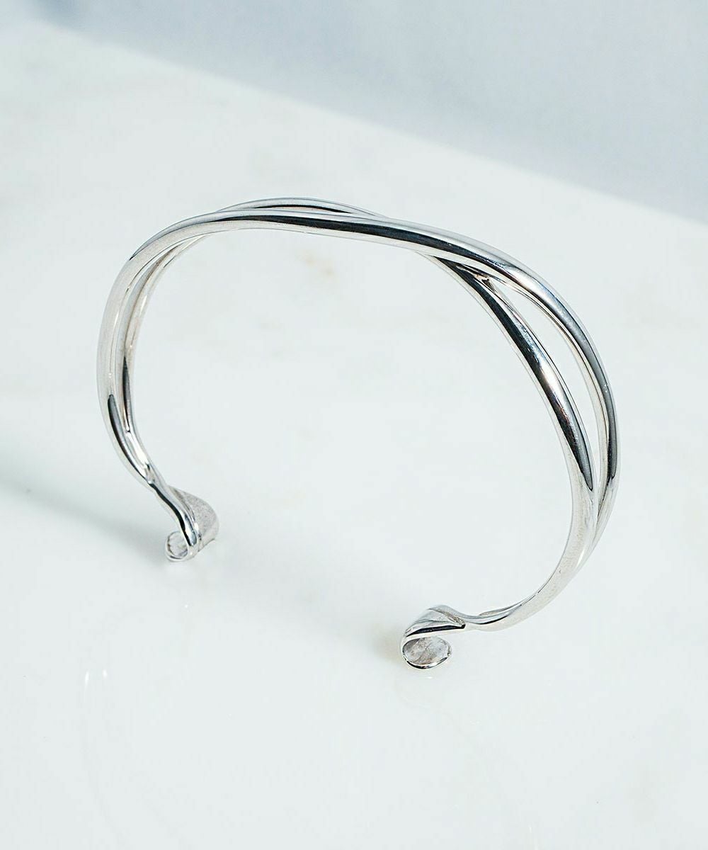 MATOW マトウ SHIKI CROSS BANGLE / SILVER MEDIUM レディース 腕時計